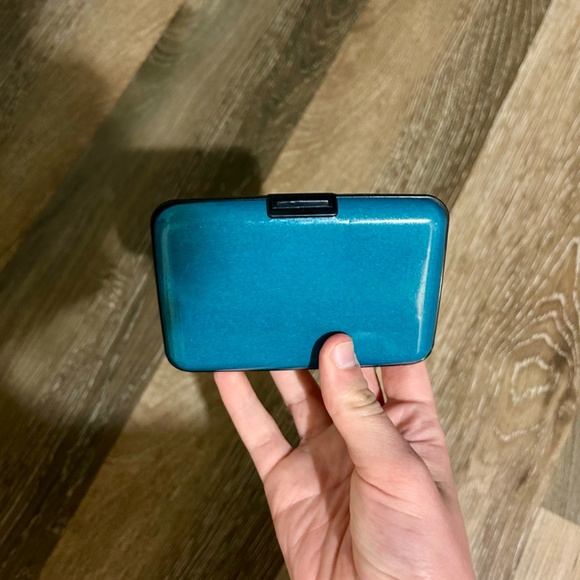 Roots Teal Nylon Crossbody Bag - Picture 7 of 8